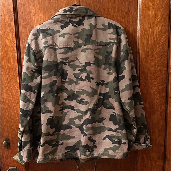 KEREN hart Green and Brown Camouflage Utility Jacket - Picture 4 of 4